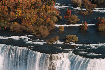 Niagara falls in Autumn Niagara falls in Autumn